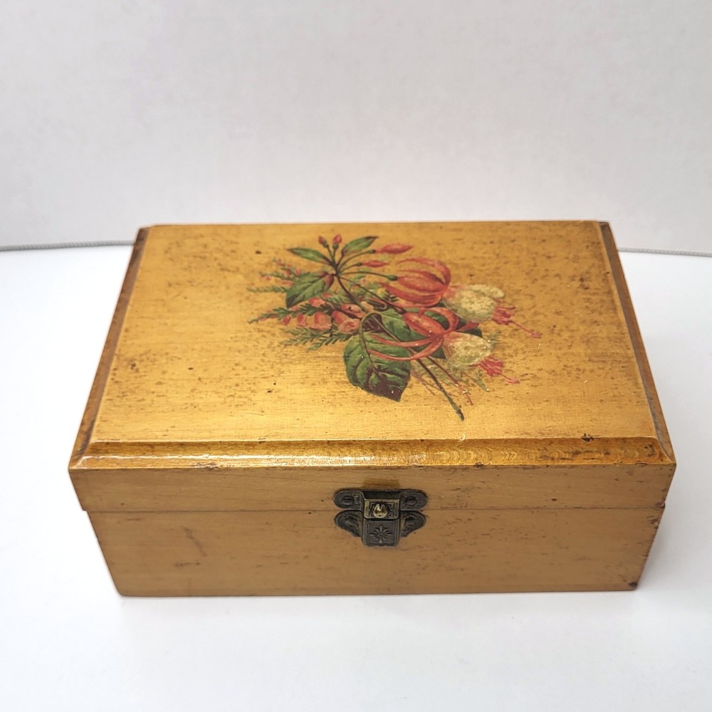 J & P Coats Vintage Wooden Sewing Box Made in Scotland Floral Spool Holder 6in
